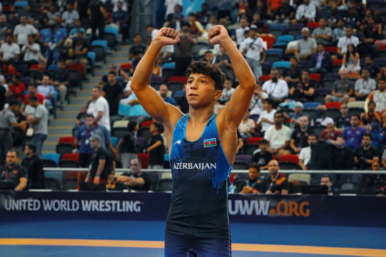 Azərbaycan güləşçisi İbrahim Həsənov gümüş medal qazandı