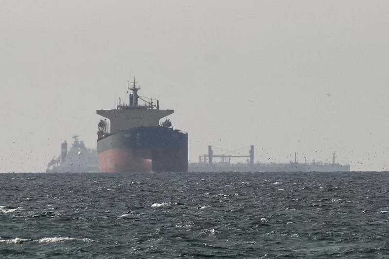 İraq neftini daşıyan tankerlər Hörmüz boğazından keçməyə başladı