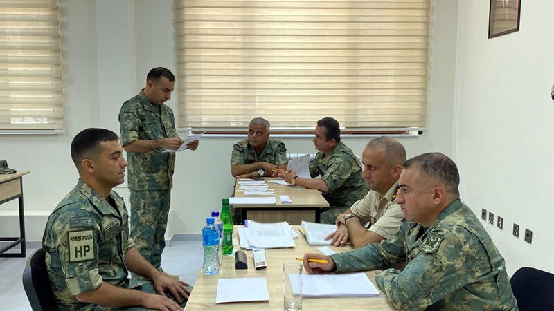 Hərbi qulluqçular üçün sınaq imtahanları keçirilir -