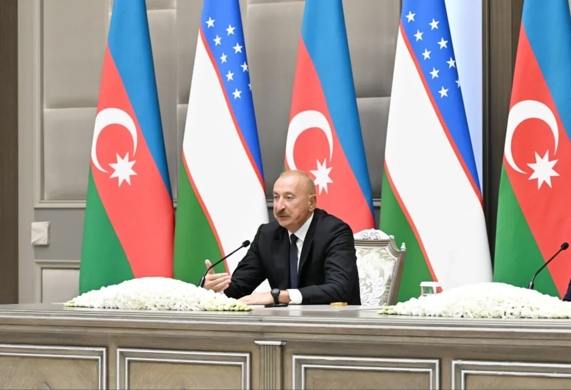 Rusiya mediası İlham Əliyevin Özbəkistan səfərini geniş işıqlandırır - FOTO