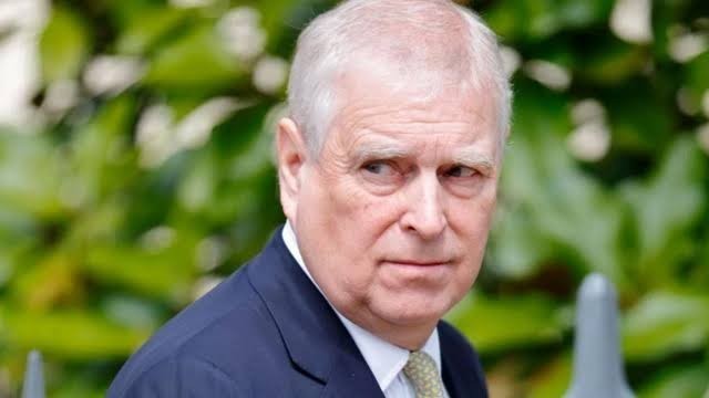 Жертвы Эпштейна требуют расследовать его связи с принцем Эндрю