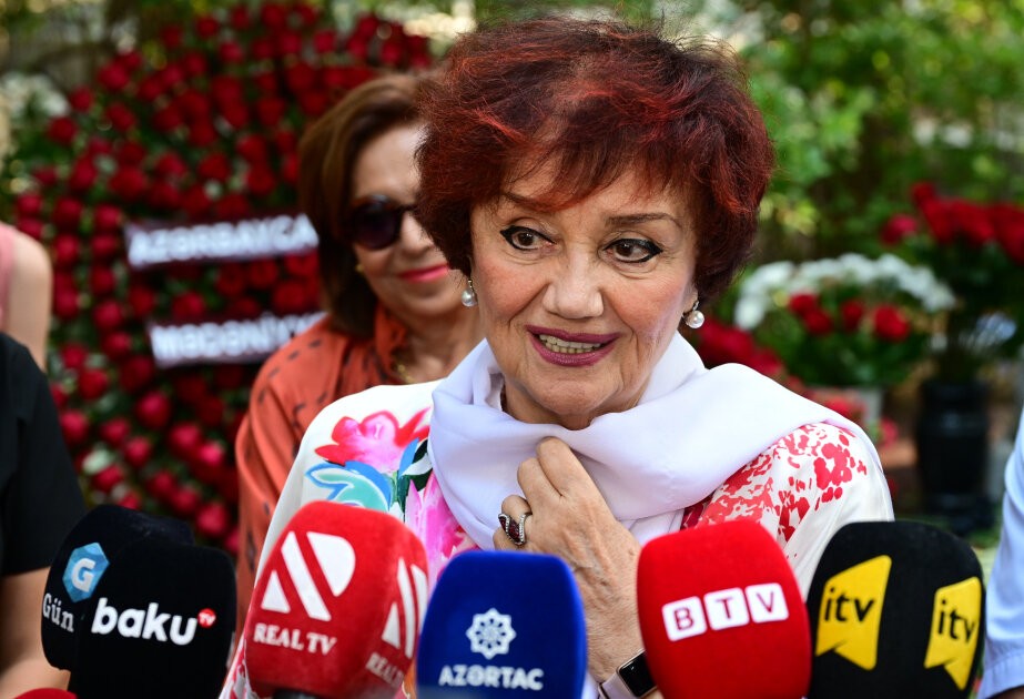 Bir çox mahnı onunla görüşümüzə həsr olunub - Müslüm Maqomayevin həyat yoldaşı