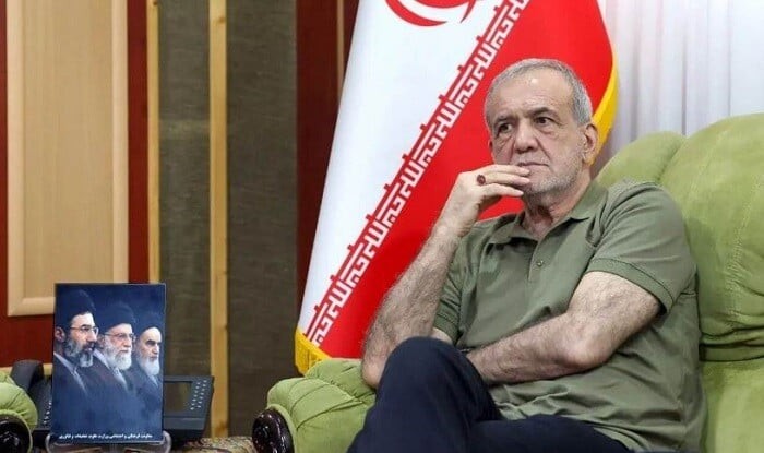 Pezeshkian: Khamenei sat for 7-8 hours during meeting