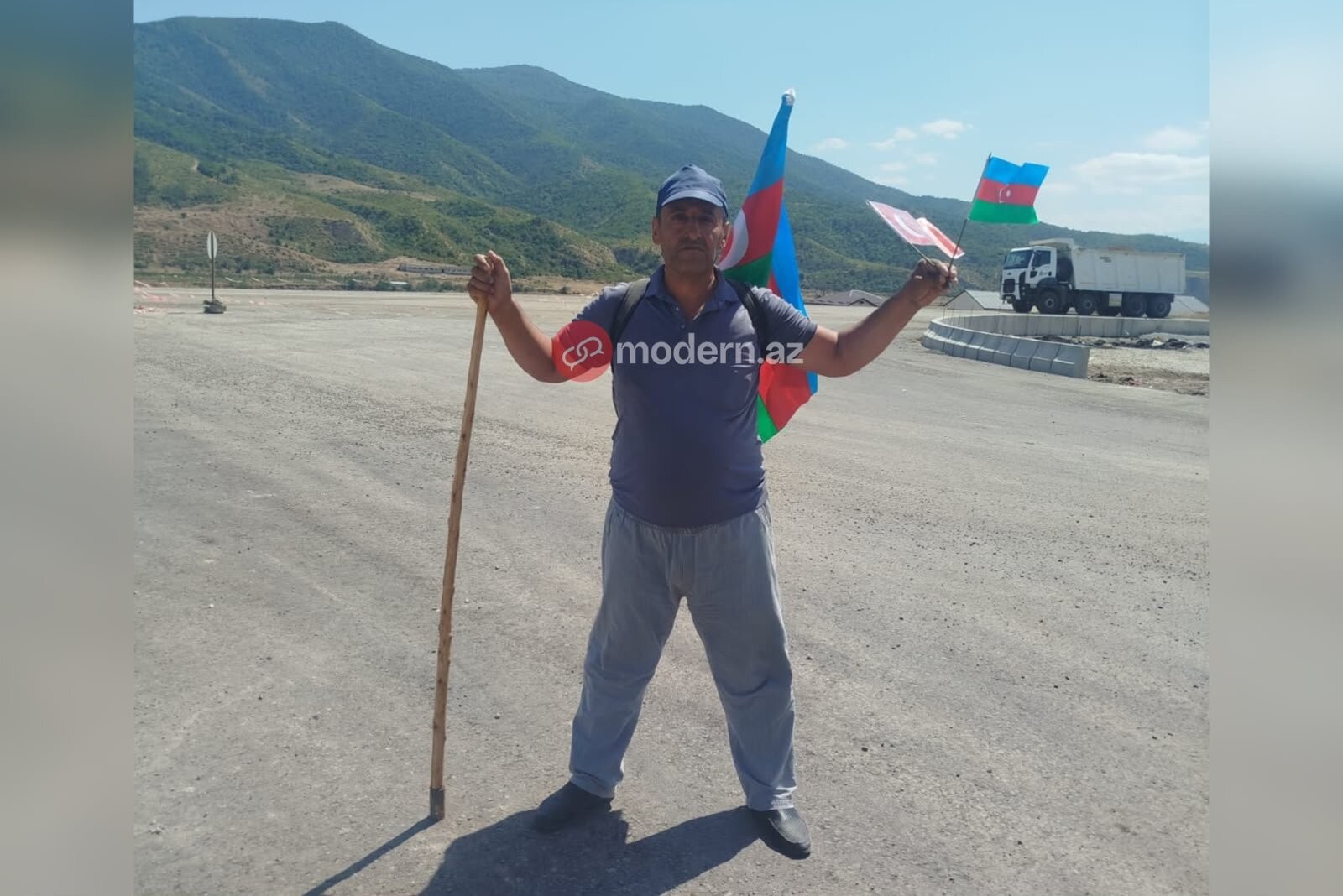57 yaşlı veteran Bakıdan Qarabağa piyada getdi