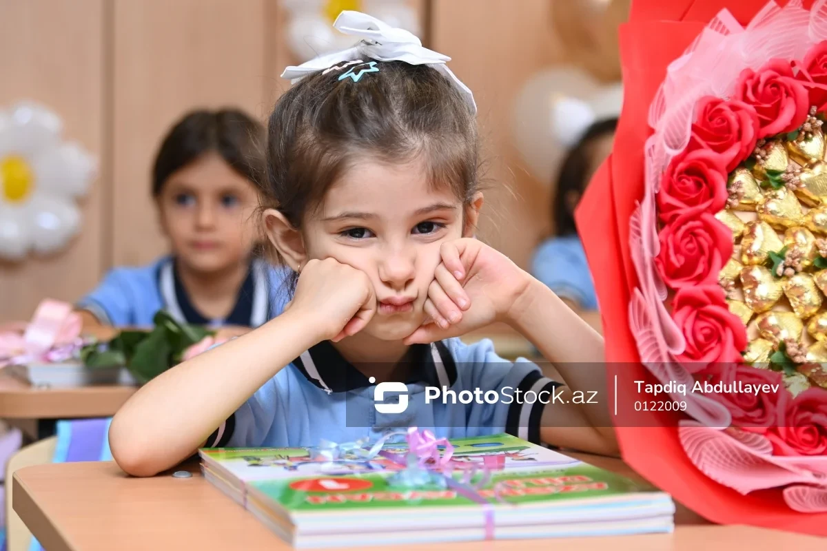Məktəblilərdə onurğa problemləri: Yanlış oturuş cərrahi müdaxiləyə səbəb ola bilər