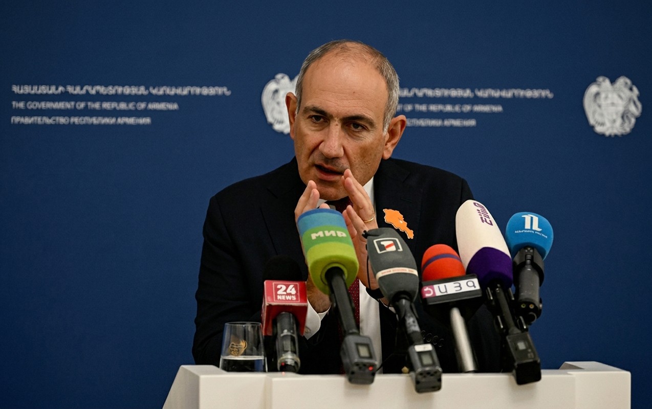 Ermənistan Türkiyə və Naxçıvana gedən dəmir yolunu özü çəkəcək -