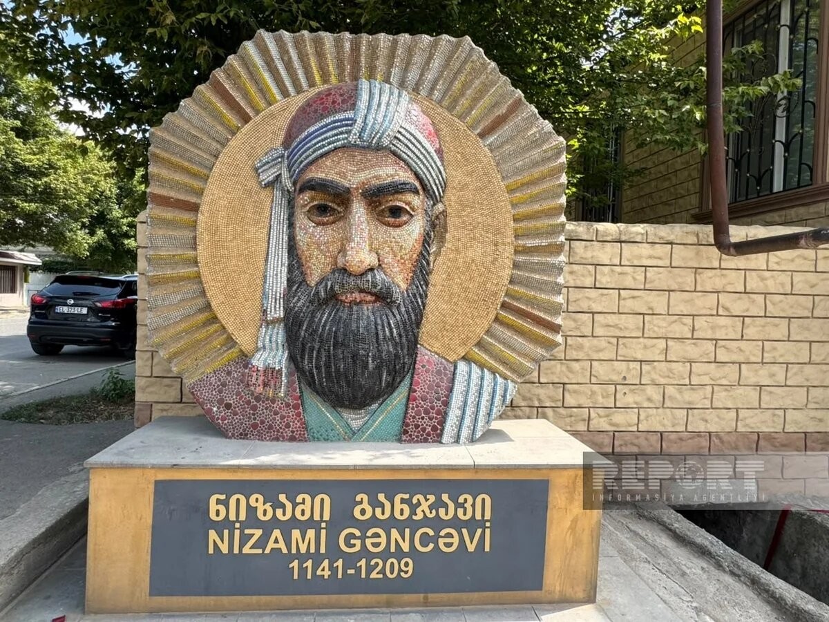 Marneulidə Nizami Gəncəvinin büstünün açılışı oldu