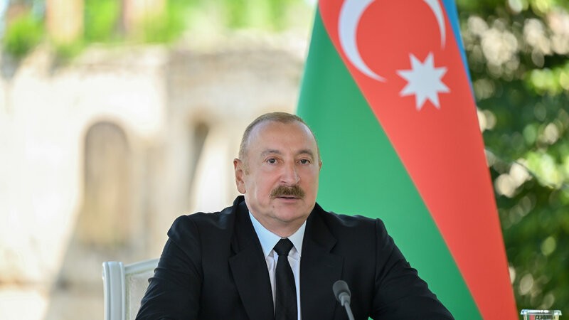 Prezidentdən Rəqəmsal İnkişaf və Nəqliyyat Nazirliyi ilə bağlı