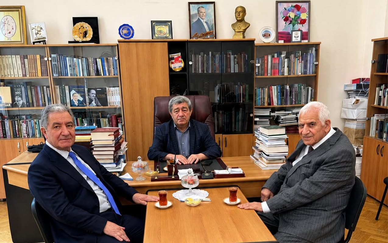 O hər kəsin şairi idi...