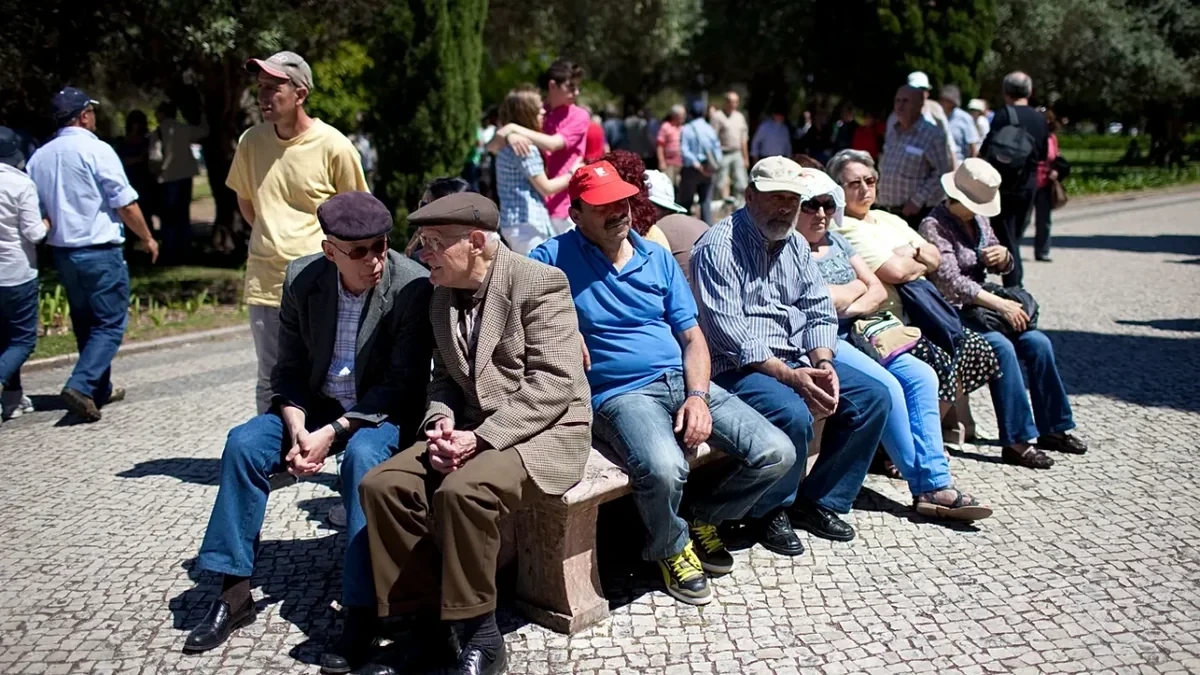 Macarıstanda qocalığa görə minimum pensiyalar dörd dəfədən çox artırılacaq
