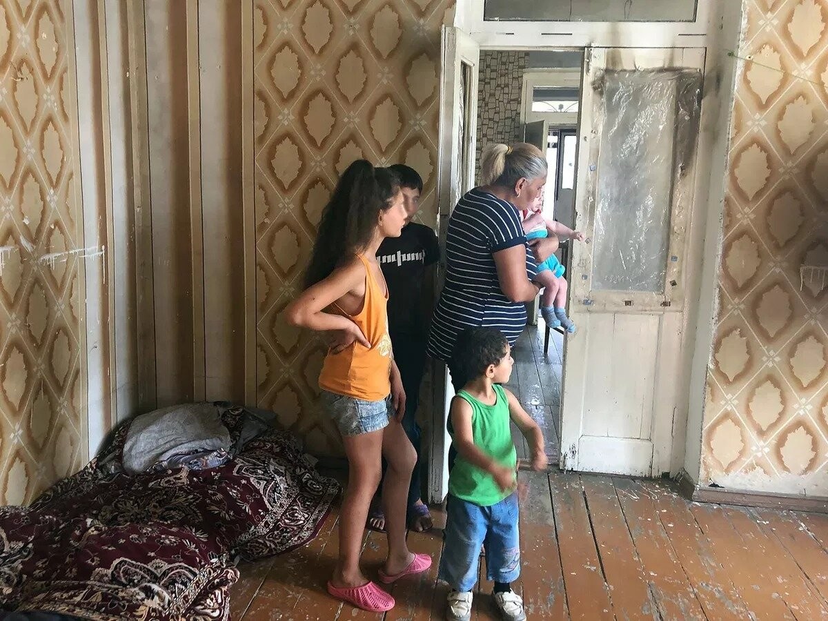 Görün Ermənistanda əhalini kəndlərdə yaşamağa necə sövq edirlər: Hər uşağa 4 milyon...