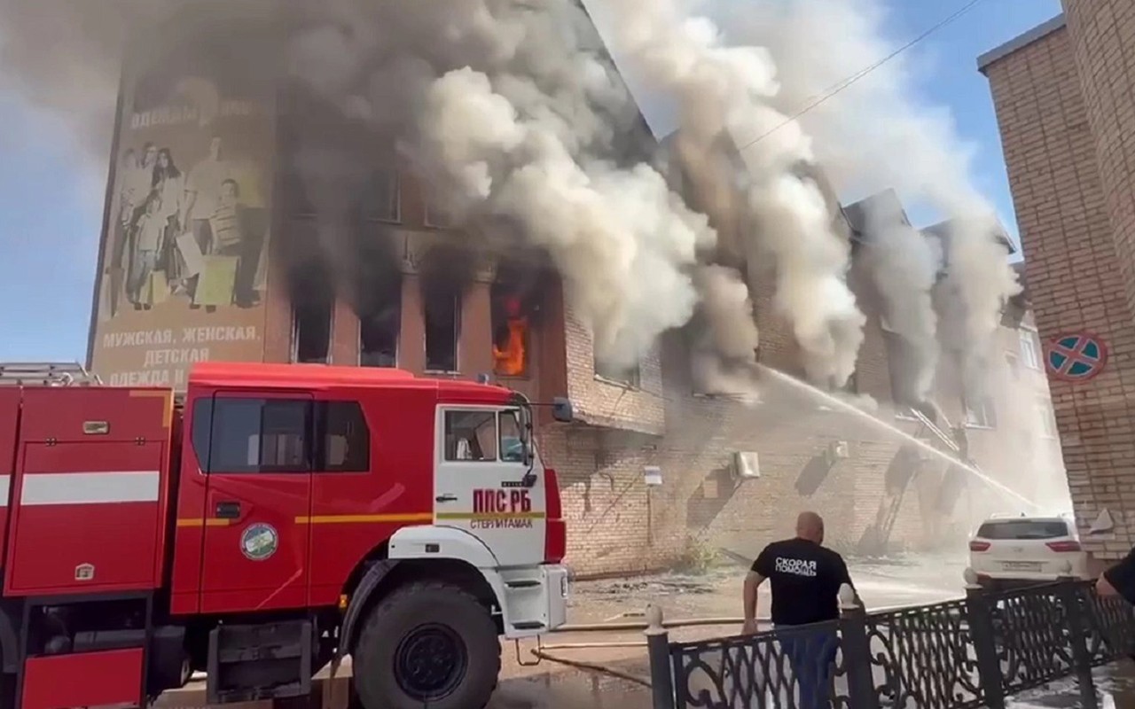 Rusiyada ticarət mərkəzində yanğın, 4 ölü
