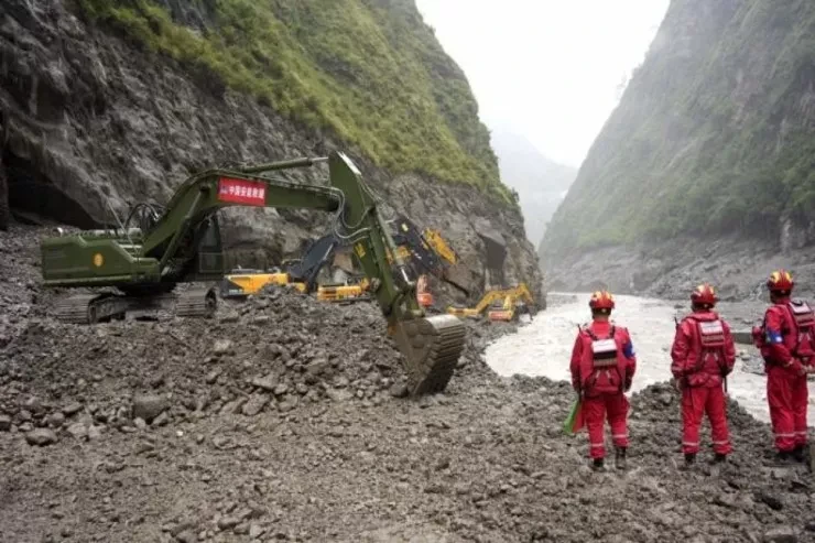 Tibetdə torpaq sürüşməsi -