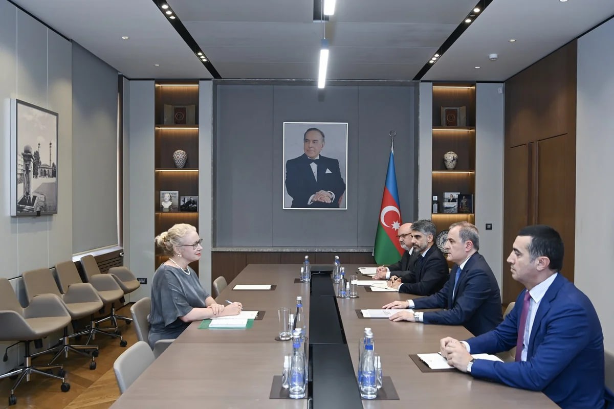 Ceyhun Bayramov İsveçin yeni səfiri ilə görüşdü –