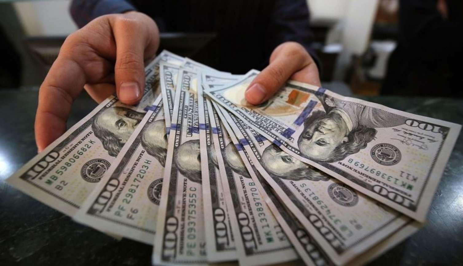 Baş nazirin maaşı 1 milyon   dollar artdı