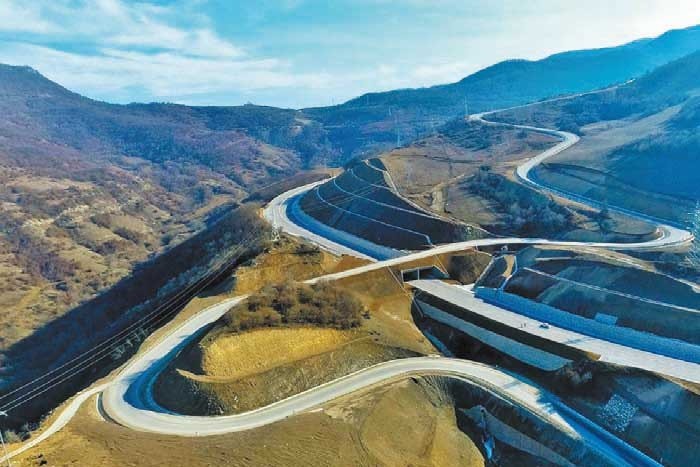 Şərqi Zəngəzurda inşa edilən avtomobil yolu nə vaxt tamamlanacaq?