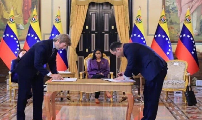 Chevron, Eni to expand oil projects in Venezuela