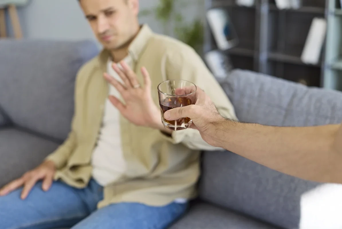 Alkoqoldan imtinanın ən çətin dövrü: İlk həftələrdə orqanizmdə nə baş verir?