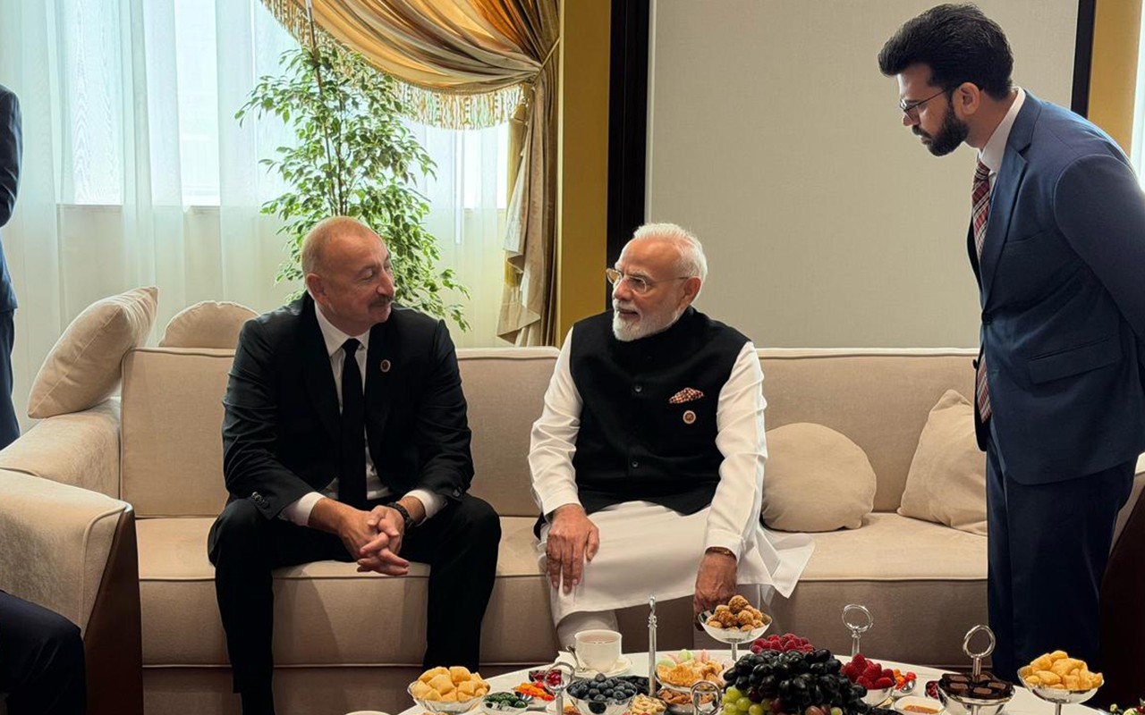Prezident Hindistanın Baş naziri ilə söhbət etdi -