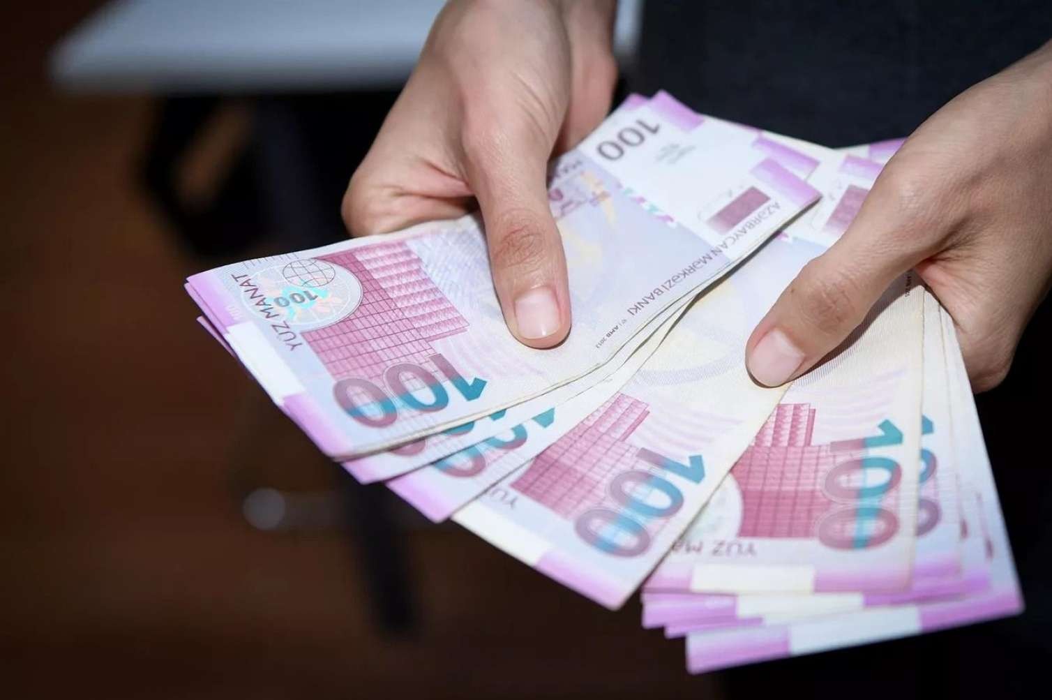 Ajiotaj olacaq, amma... İqtisadçı manatın gələcək taleyi ilə bağlı səbəbləri sadaladı