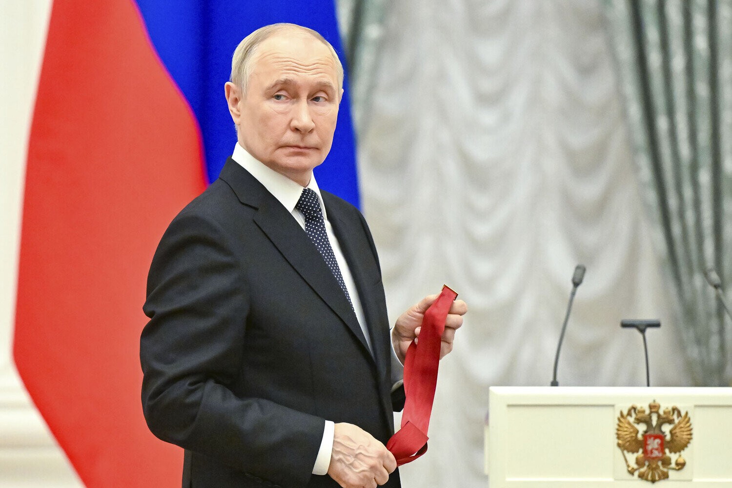 Putinin köməkçisi bu ölkəni hədələdi -