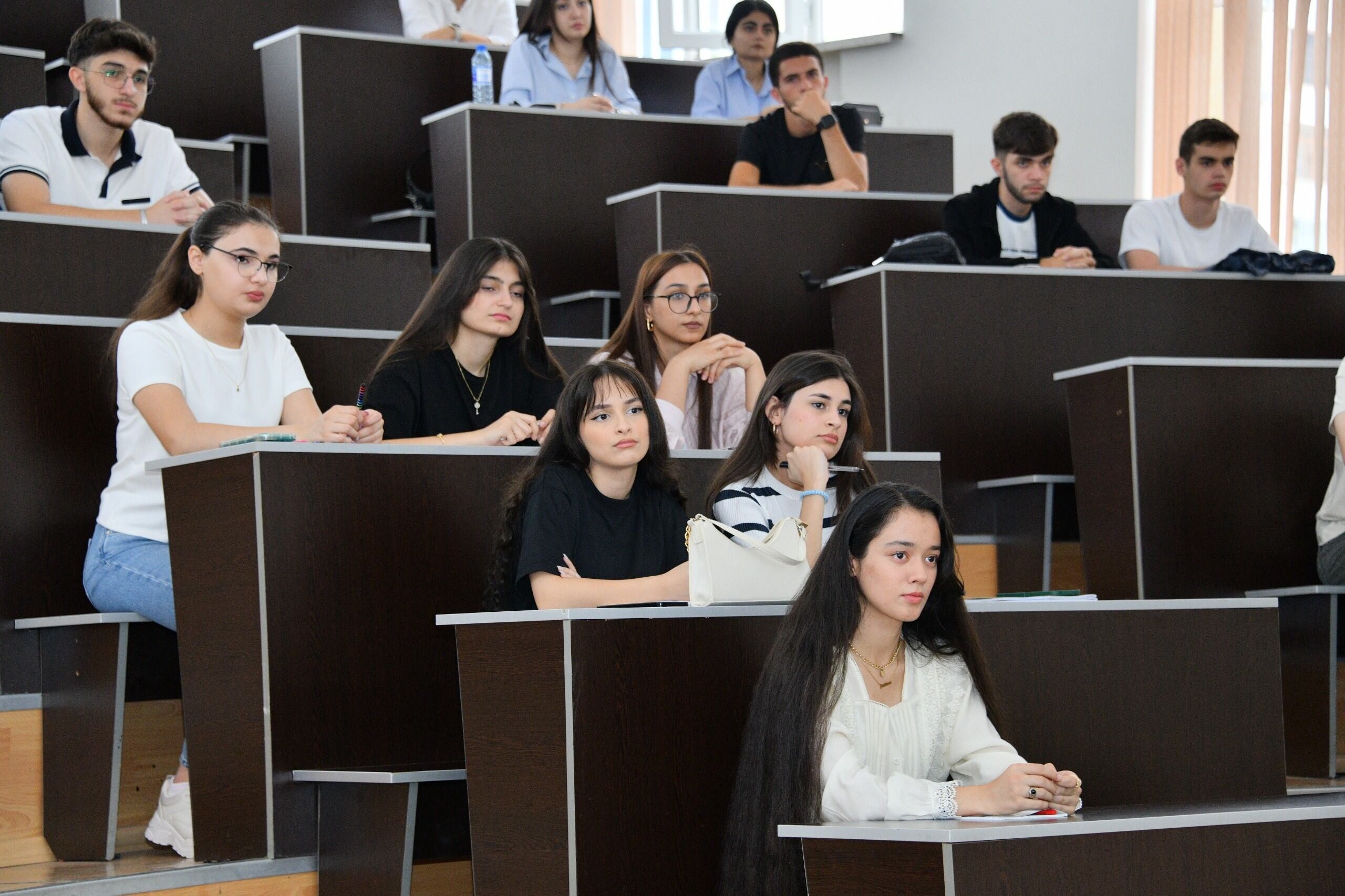 Ölkəmizdə yeni TƏDRİS MODELİ – İlk məzunların 95 faizi universitetə QƏBUL OLDU