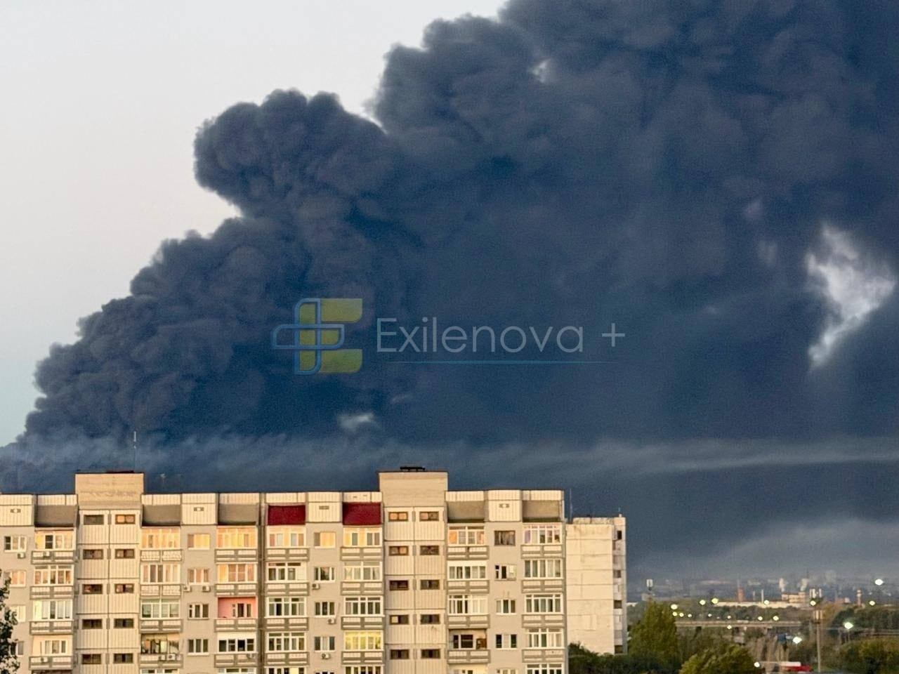 Dronlar Samara şəhərinə hücum etdi: Neft emalı zavodunda yanğın -