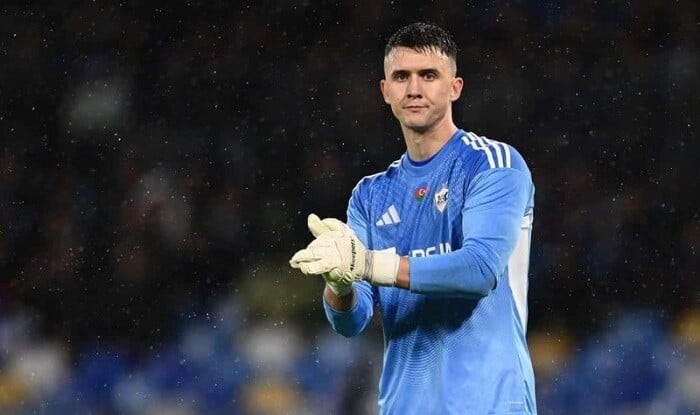 Qarabag goalkeeper Mateusz Kochalski leaves the club