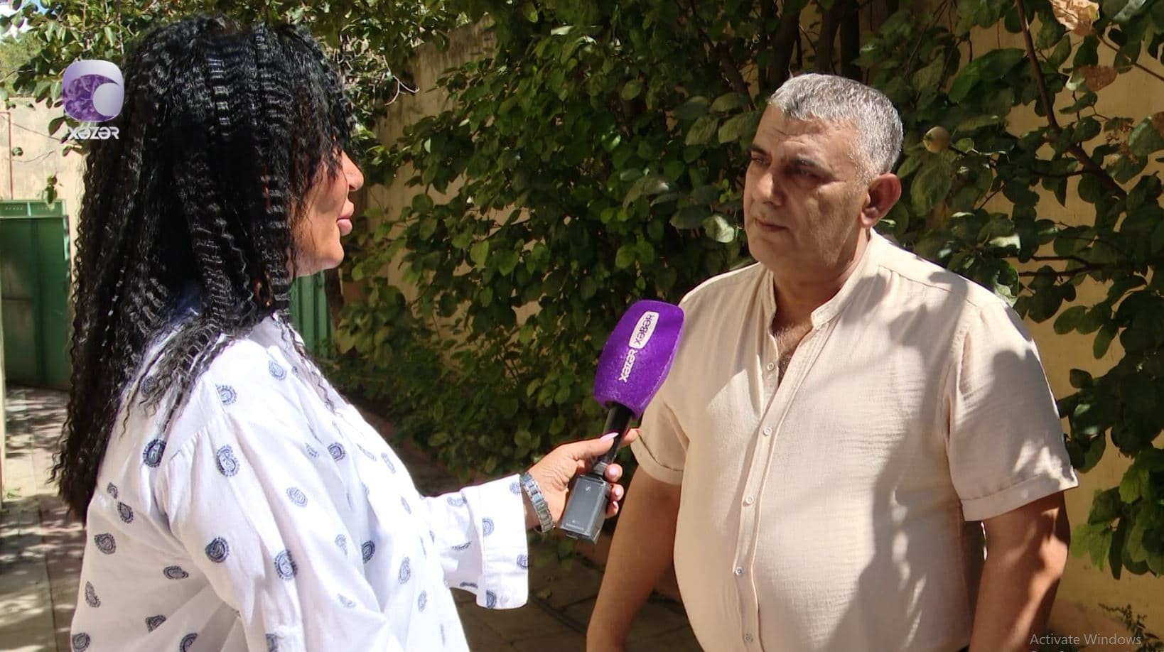 “Evin kvadratı hesablanır, həyətin isə yox”- Tikinti şirkəti ilə sakin arasında mübahisə - VİDEO