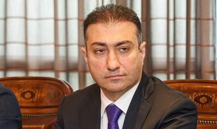Bayramov Vüqar Qurbanovun qohumunu vəzifədən azad etdi
