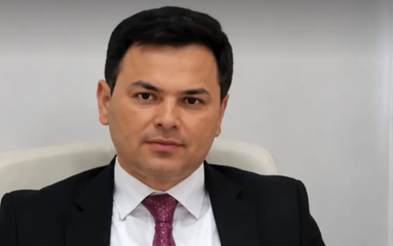 40 ilin həkimini işdən çıxarmışdı - Özü vəzifədən azad edildi - VİDEO