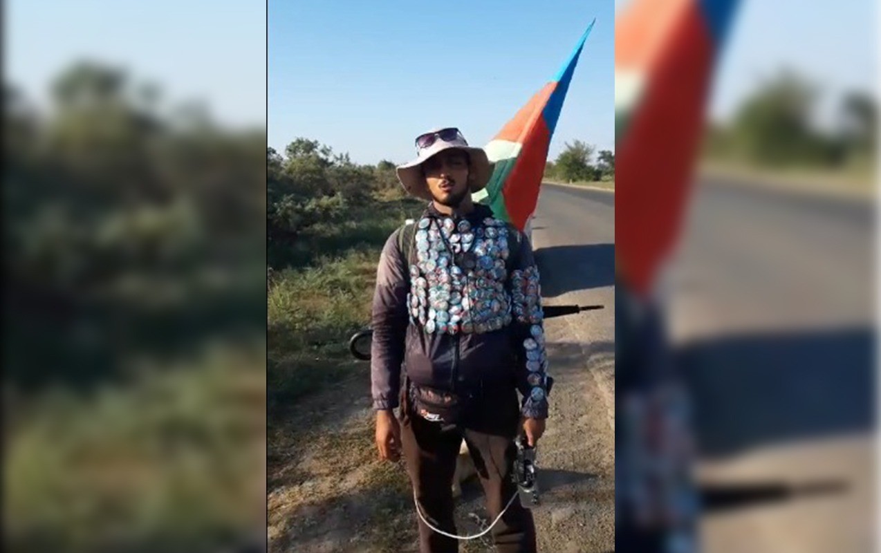 Şəhidlərin xatirəsi üçün bütün Azərbaycanı piyada gəzir - Video