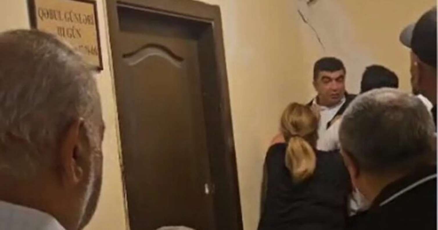 Vətəndaşlarla təhsil sektorunun əməkdaşı arasındakı davanın   TƏFƏRRÜATI