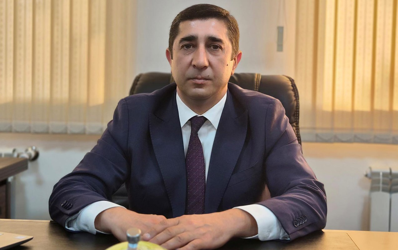 İcra başçısı müavinini işdən çıxardı -