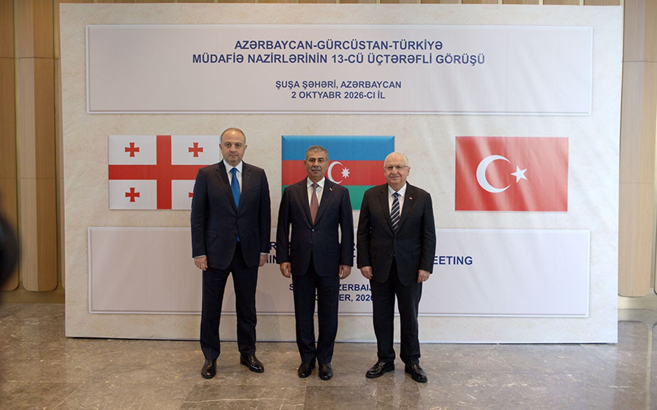 Şuşada müdafiə nazirlərinin üçtərəfli görüşü keçirildi - Fotolar