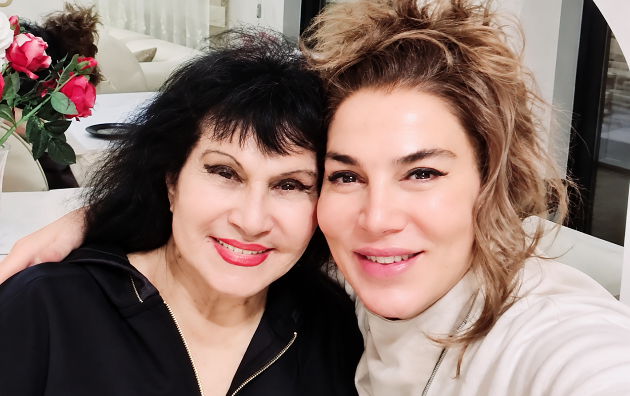Sevil Nuriyeva Zeynəb Xanlarova ilə fotosu paylaşdı