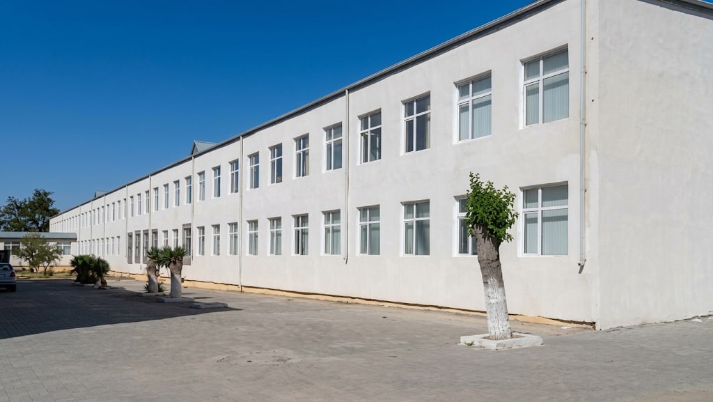 Qaxda şagird məktəbdə xəsarət aldı -