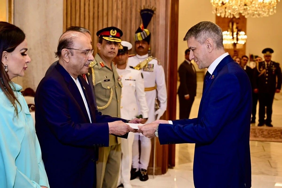 Azərbaycanın yeni səfiri etimadnaməsini Pakistan prezidentinə təqdim etdi -