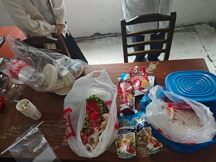 Texnologiya dərsində yemək hazırlayan 16 şagird zəhərəndi