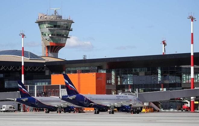 Moscow airports suspend operations amid drone attack - Video