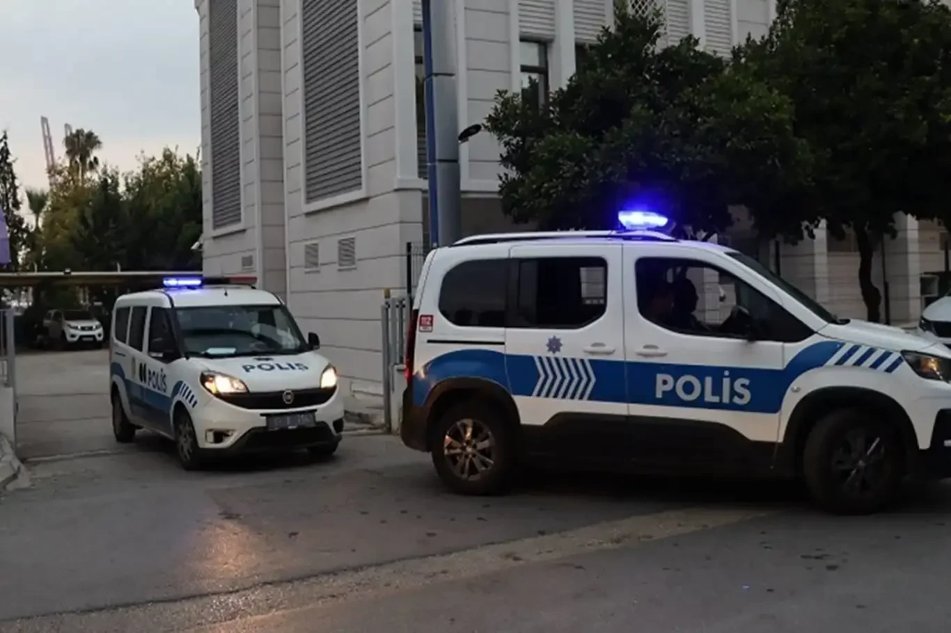 Bir əməliyyatla 73 nəfəri həbsə atdılar