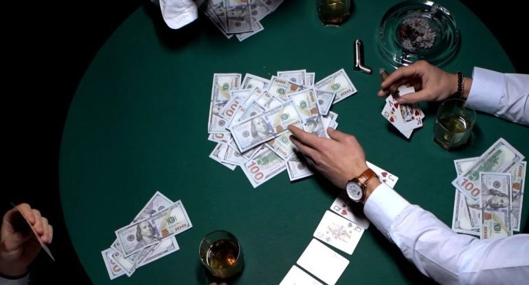 Sahibkarın bir milyonunu ələ keçirdi, qumarda uduzdu - DETALLAR