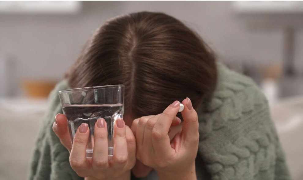 Həkimdən icazəsiz antidepressant qəbul edənlərə