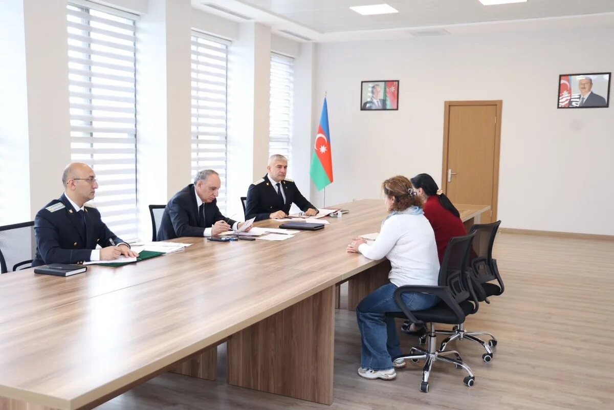 Kamran Əliyev Gəncədə vətəndaşları qəbul etdi