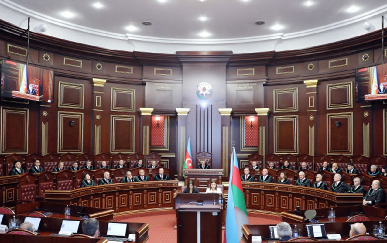 Yeni hakimlər Ali Məhkəmədə and içdilər