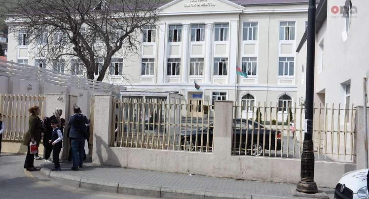 Məktəbin yanında söyüş söyən 7 nəfər həbs edildi