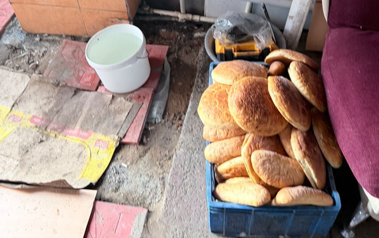 Bu şəraitdə çörək bişirib satırmışlar -