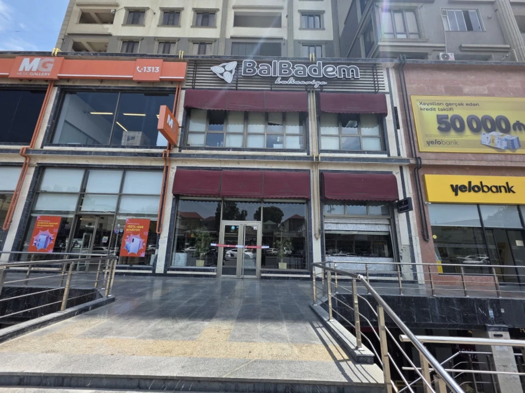Bakıda tanınmış şirniyyat mağazasının fəaliyyəti dayandırıldı