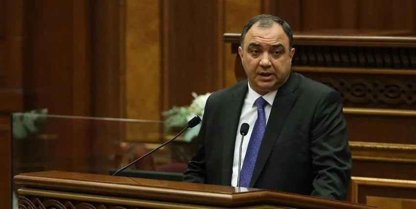 Ermənistanın DİN rəhbəri də istefa verdi