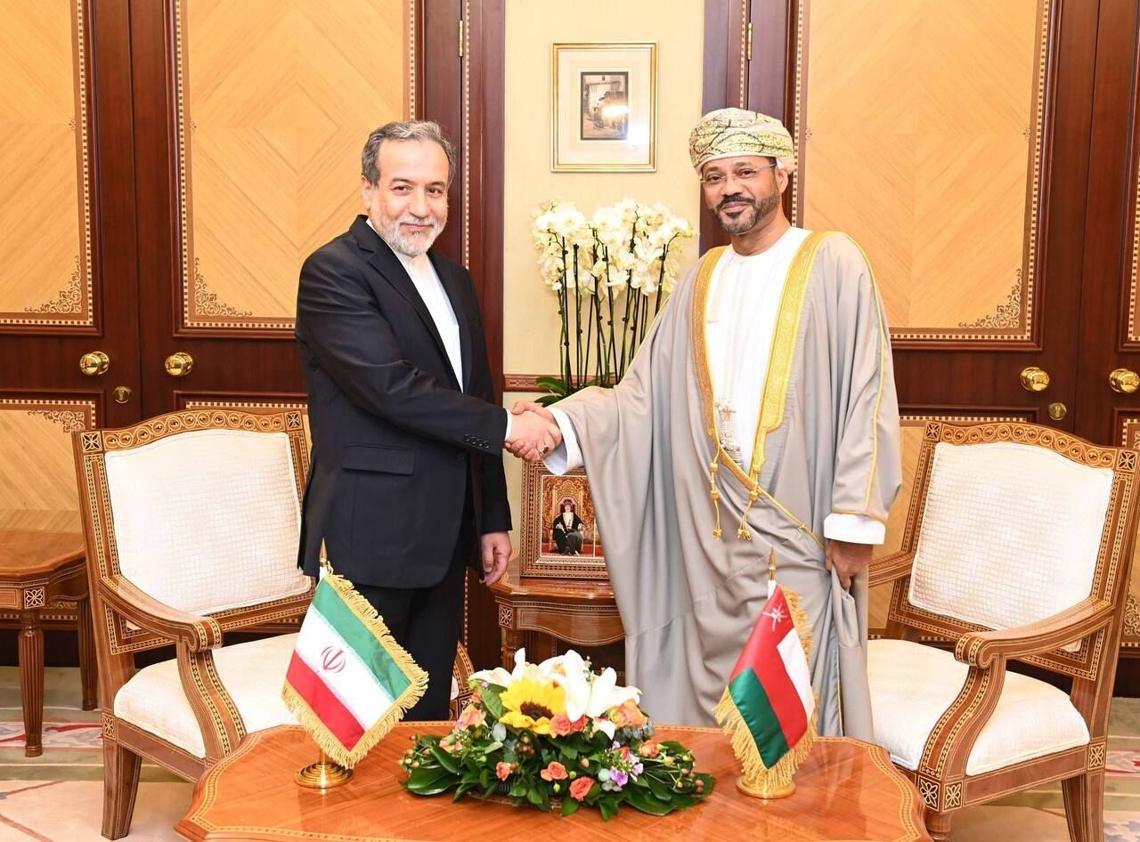 Oman və İran XİN rəhbərləri Hörmüz boğazını müzakirə edib